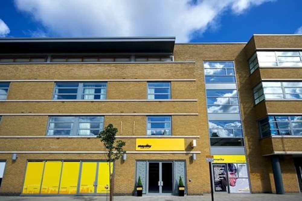 Staycity Greenwich High Road Aparthotel Londra